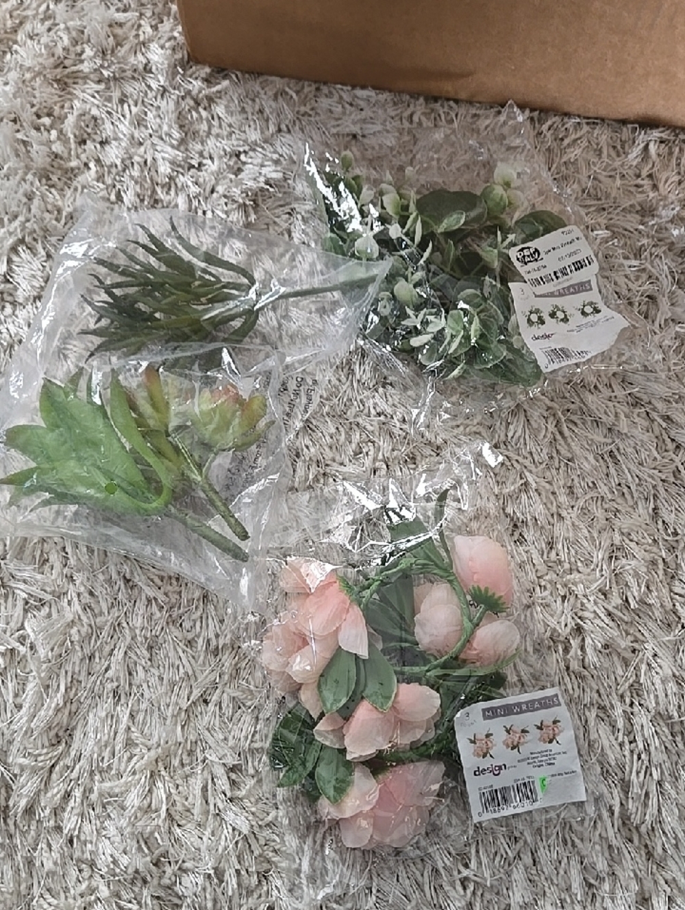 Soft Pink Artificial Flower Faux Green Mini Wreaths Leaves Plant Pick Assortment